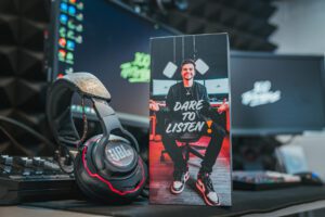 JBL X 100 Thieves Limited Edition Headset Drop